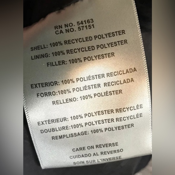 Levi's Box Quilted Puffer Vest Women's Size Small Black Recycled - Picture 11 of 11